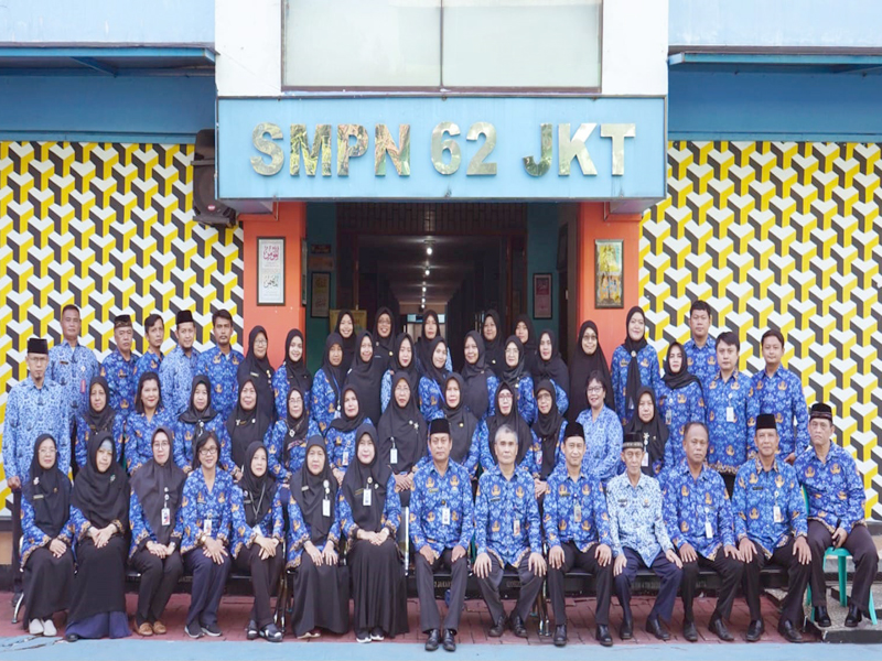 KELUARGA BESAR SMPN 62 JAKARTA
